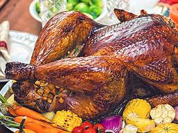 어쩌다 이렇게 못생기고 크고 퍽퍽한 새를 먹게 됐을까