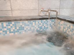 코로나 시대 '의외의 핫플'···온천수 '가족탕' 예약 꽉 찼다