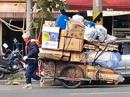 가난한 <strong>노인</strong>은 왜 폐지를 주워야만 하는가?