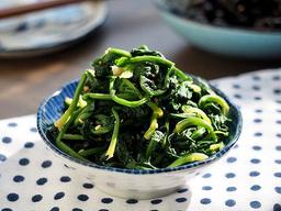 <strong>제철</strong> 시금치는 익혀 먹어야 제맛이다