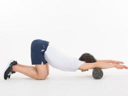 코로나19 사태 속 '홈트' 열풍…폼롤러 <strong>스트레칭</strong>법은?