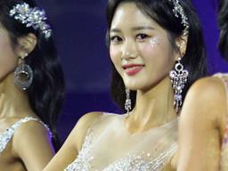 다들 모델인 줄 아는데…SNS에서 난리난 자매의 학력