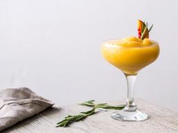 달걀 넣은 칵테일? 홈파티 분위기 살려줄 ‘에그녹’