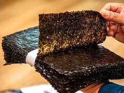 김 한장 얻기 위해… 발이 푹푹 빠지는 갯벌에서 3km를 뛰었다