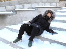 빙판길 낙상 주위보! 꽉 끼는 외투 피하세요