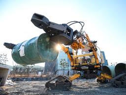 장애물 들어올리고, 철근 절단하고… 로봇팔로 인명구조