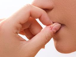 내 신경을 건드리는 딱지... 뜯지 마세요(ft. 뜯으면 안 되는 신체 부위)