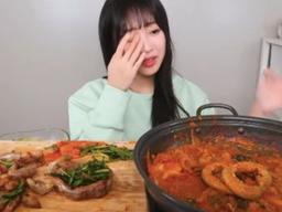 쯔양, 분식점 논란·악플러 고소 스트레스 탓? 먹방 중 포기 선언