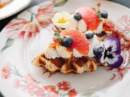 대세 크로플, 홈메이드 자몽잼을 올려보세요