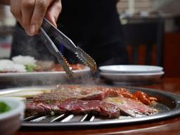 직화구이 고기, 탄 부분만 잘라<strong>내면</strong> 괜찮을까[식탐]