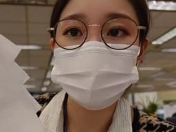 '<strong>아무튼</strong> <strong>출근</strong>' 은행원 이소연, 300억 마감 업무에 초집중…"송금 실수한 적도"