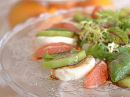 <strong>춘곤증</strong>·입맛 모두 잡는 ‘자몽 카프레제 샐러드’