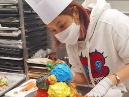 "돈 주고 완전 <strong>곰팡이</strong>를 샀네"…'솔비 케이크' 논란, 무슨 일