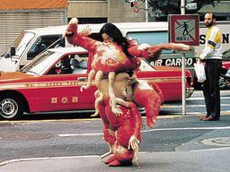 <strong>이불</strong>의 파격 퍼포먼스에는 최승자 詩가 스며있다