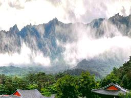 노동신문이 '절승경개'라며 공개한 북한 명승지는?