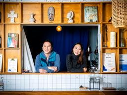 [2030 서울탈출기]③ 서핑에 눈 떠 PD 때려 치웠다…이들이 강릉서 먹고사는 법