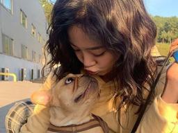 조회수 500만 회 기록해버린 <strong>김세정</strong>과 반려견의 특급 케미