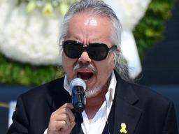 [루머추적] '인천공항 배회' 전인권, 건강 이상 생겼나(영상)