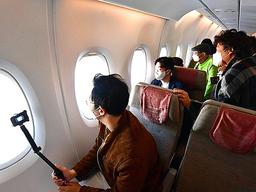 일단 타면 50만원 쓴다…'무착륙 비행' 내릴땐 트렁크 한가득