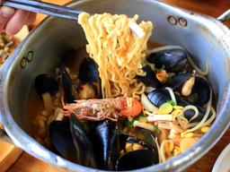 [공복 <strong>김선생</strong>] 맵고 구수한 ‘한국형 라면’이 탄생하기까지