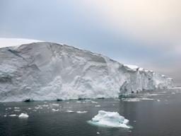 ‘종말의 날 <strong>빙하</strong>’ 아래로 따뜻한 물이…녹는 속도 빨라져