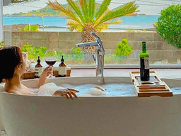 “사진 찍으러 갑니다” SNS 인증샷 스폿으로 떠오른 호텔 욕조