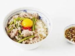 화제의 미나리, 덮밥에 올리면 봄향기 가득 <strong>영양밥</strong>