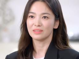송혜교 "<strong>윤여정</strong>에 아카데미 후보 축하했더니 '나 뻗었다' 답장와"