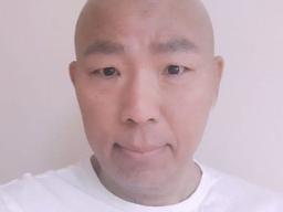 '<strong>폐암</strong> <strong>투병</strong>' 김철민, 삭발한 근황 "9차 항암 이겨내자"→응원 물결