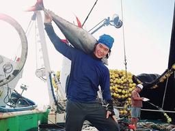 <strong>고졸</strong> 출신이지만 20살 때 받았던 첫 연봉은 1억 원입니다!