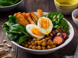 "냉면에 왜 <strong>삶은</strong> 달걀 올라가죠?"