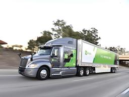 휴식도 식사도 않는 장거리 <strong>자율주행</strong>트럭, 운송시간 40% 줄였다