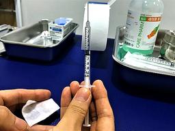 "접종후 요단강 헤엄친대" 괴담 떠도는 얀센, 직접 맞아보니 [영상]