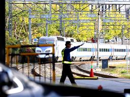 [강갑생의 바퀴와 날개] "빠앙" 열차 출발할 때 울리는 까닭…기적 소리에 담긴 뜻