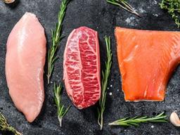 육류를 요리하거나 얼리기 전에 '이것'으로 씻어야 한다