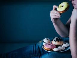 우울해서 먹은 이런 <strong>음식</strong>, 더 우울하게 만든다