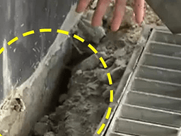 “건물 기울어졌다” 공개된 경기도 빌라의 경악스러운 내부