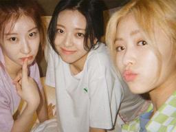 올리자마자 100만 좋아요, 인생샷 남긴 걸그룹의 여행 사진