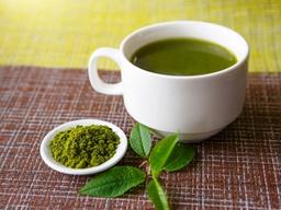 한없이 빠지는 머리카락...머리 감기 두렵다면 '이것' 먹어보자