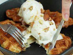 <strong>와플팬</strong> 없이도 가능, 5분이면 만든다는 카페 크로플 레시피