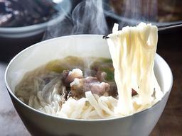 [공복 김선생] 한여름 땀 뻘뻘 흘리며 <strong>칼국수</strong> 먹은 이유는?