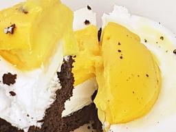 트러플에 계란프라이를 올린 듯한 3,200원 푸라닭 메뉴