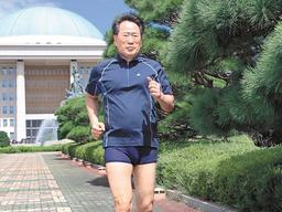 “금배지 욕심에 <strong>건강</strong>도 악화… 달리는 지금이 가장 행복”