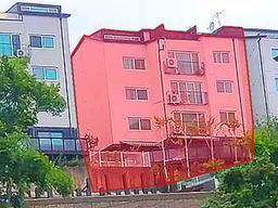 ‘피사의 사탑’처럼 기울어져 주민들 대피한 빌라, 자세히 보니…