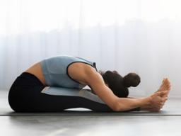 밤에 푹 자고 싶다면 이 동작 따라해 보세요