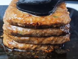 “육즙 쏟아부었다” 순식간 사라진다는 아이들 1등 밥반찬 정체