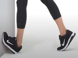 벽에 발끝 붙이고 쭉~ 온몸 <strong>혈액</strong> <strong>순환</strong> 도와