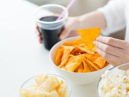 정크푸드만 덜 먹어도…“<strong>탄소</strong><strong>배출</strong>량 크게 줄어”