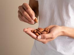 아몬드, 오전 <strong>간식</strong>으로 섭취하면?