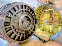 “대체 부자들은 왜 <strong>은닉</strong>자금을 굳이 스위스에 모두 맡길까?”